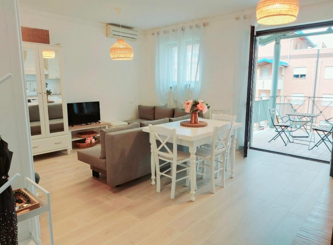 Incantevole Appartamento Monolocale Alba 2 Ngoại thất bức ảnh
