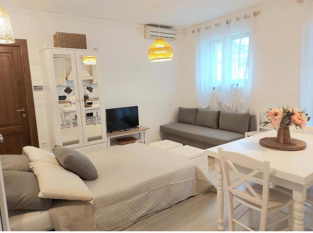 Incantevole Appartamento Monolocale Alba 2 Ngoại thất bức ảnh