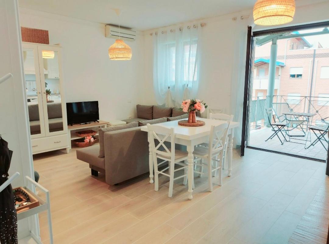 Incantevole Appartamento Monolocale Alba 2 Phòng bức ảnh